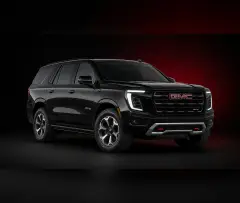 Dubai'de 2025 model GMC Yukon AT4 Ultimate Siyah kiralayın