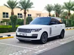 تأجير رينج روفر فوج أوتوبوغرافي 2021 في دبي