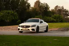 Dubai'de Kiralık Mercedes C300 Cabriolet Beyaz