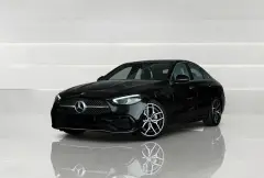 Dubai'de Mercedes C200 Siyah kiralayın