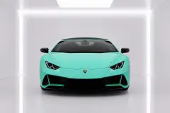 在迪拜租赁蓝色兰博基尼Huracan Evo