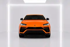 Dubai'de Turuncu Lamborghini Urus kiralayın
