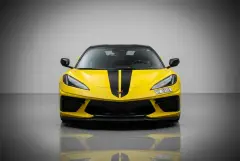Dubai'de 2025 model Sarı Chevrolet Corvette kiralık