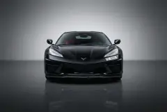 Dubai'de 2026 Model Siyah Chevrolet Corvette Kirala