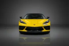 เช่ารถ Chevrolet Corvette สีเหลือง 2026 ในดูไบ