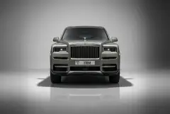 在迪拜租赁2021年银色劳斯莱斯Cullinan