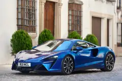 Rent Mclaren Artura in Dubai