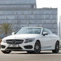 Alquile Mercedes C200 Coupe Blanco 2018 en Dubái