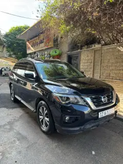 Rent Nissan Pathfinder Black 2018 in Damascus