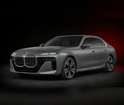 Dubai'de 2023 Gri BMW 735i Kirala