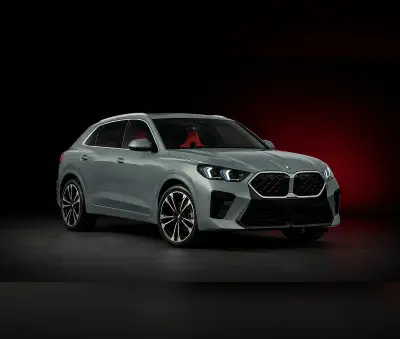 Dubai'de 2026 Model Gri BMW X2 Kiralık