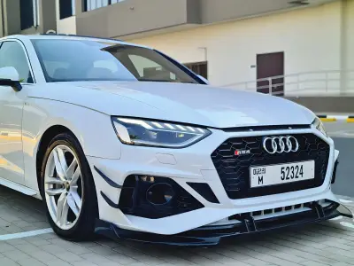 2022 Model Audi A4 Kiralayın, Dubai'de