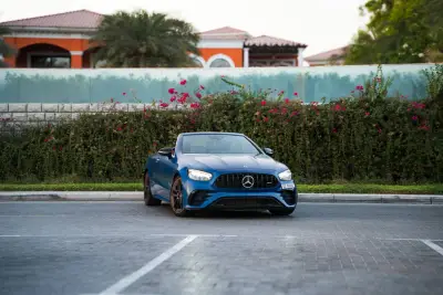 Dubai'de Mercedes-AMG E53 Cabriolet Kirala