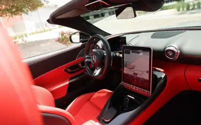 Dubai'de Mercedes SL 55 Convertible kiralık