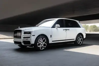 Rent Rolls Royce Cullinan White 2021 in Dubai