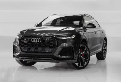Dubai'da Gri Audi RSQ8 Kirala