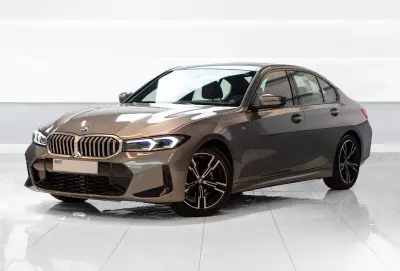 Dubai'de Gri BMW 318i Kiralık