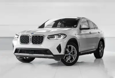 BMW X4 Beyaz Araç Kiralama Dubai'de