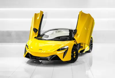 Dubai'de Mclaren Artura Kirala Sarı
