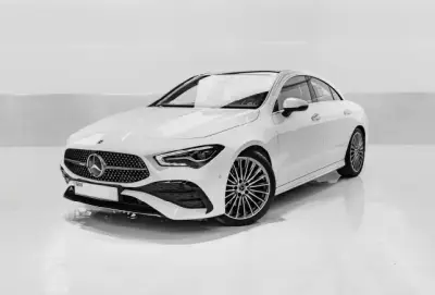 Dubai'de Beyaz Mercedes CLA 200 kirala