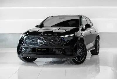 Dubai'de Siyah Mercedes GLC 200 Kiralayın
