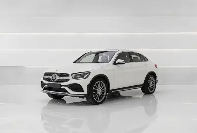 Dubai'de Beyaz Mercedes GLC 200 Coupe Kirala