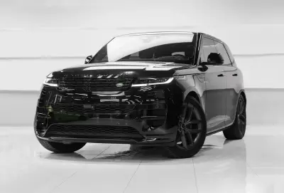Dubai'de Siyah Range Rover Sport Kirala