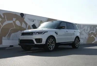 Dubai'de Beyaz Range Rover Sport Kiralayın