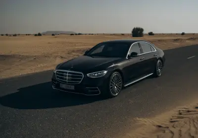 تأجير مرسيدس S500 4MATIC الأسود 2023 في دبي