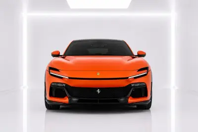 Dubai'de Ferrari Purosangue Turuncu kiralık
