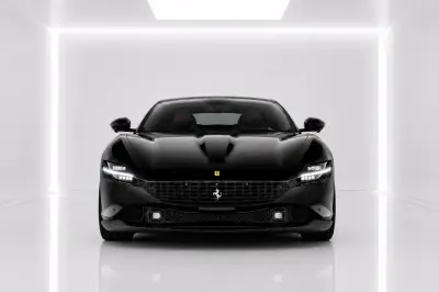 Dubai'de Siyah Ferrari Roma Kirala