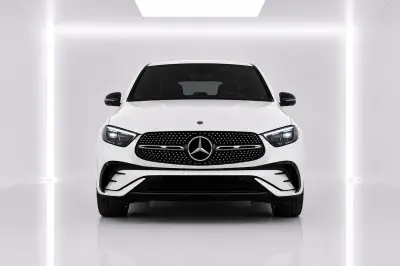 Dubai'de Beyaz Mercedes-Benz GLC 200 Kirala