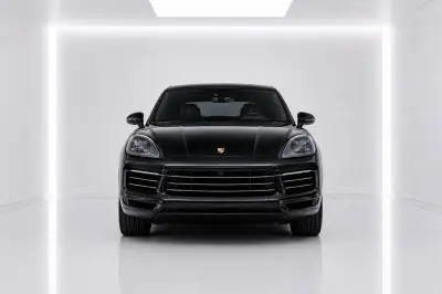 Dubai'de Porsche Cayenne Siyah kiralık