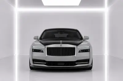 Dubai'de 2025 model Rolls-Royce Mansory Spectre Grey kiralık