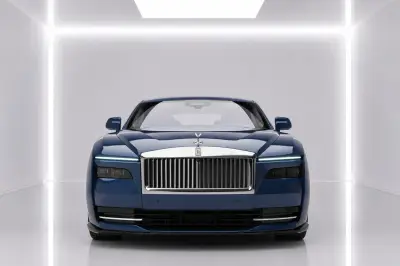 Dubai'de Rolls-Royce Spectre Mavi kiralık