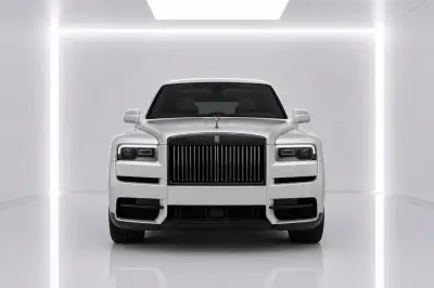 Dubai'da Beyaz Rolls-Royce Cullinan Kiralayın