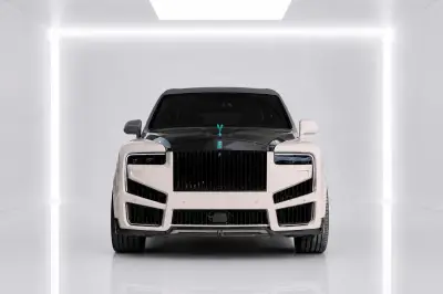 Dubai'da Kiralık Rolls-Royce Cullinan Gri
