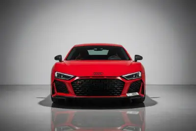 Dubai'de 2023 model Audi R8 V10 Coupe Kirala Kırmızı
