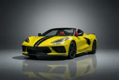 Dubai'de 2023 model Sarı Chevrolet Corvette kiralık