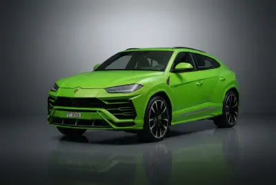Dubai'da 2021 model Yeşil Lamborghini Urus kiralık