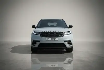 Dubai'da 2025 model Gri Range Rover Velar kiralık