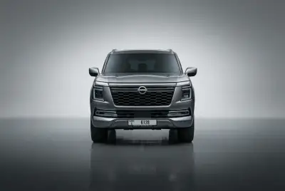 Nissan Patrol Gri 2025'i Dubai'de kiralayın