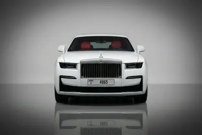 Dubai'de Kiralık Rolls-Royce Ghost Beyaz 2022