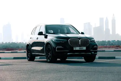 Dubai'de BMW X5 Kiralayın
