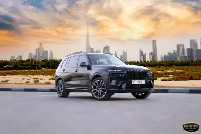 Dubai'de 2023 Model BMW X7 Kiralayın