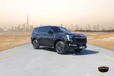 Dubai'de 2025 Model Siyah Nissan Patrol Kiralayın