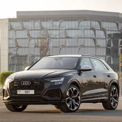 Dubai'de Siyah Audi RS Q8 Kirala