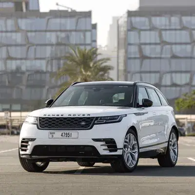 Dubai'da Beyaz Range Rover Velar kiralayın