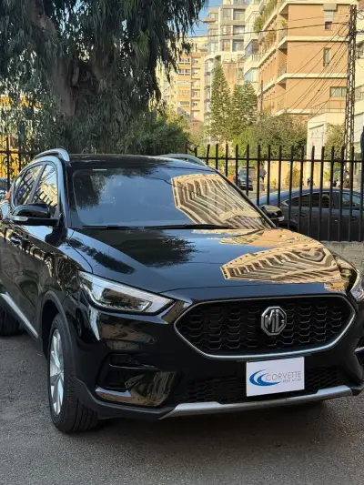 تأجير إم جي ZS الأسود 2025 في بيروت