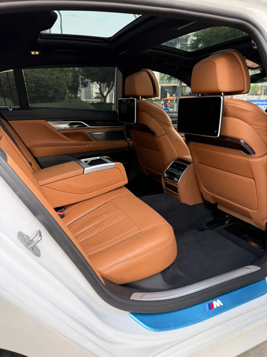 Rent BMW 730Li 2022 in Dubai — photo 11 of 12